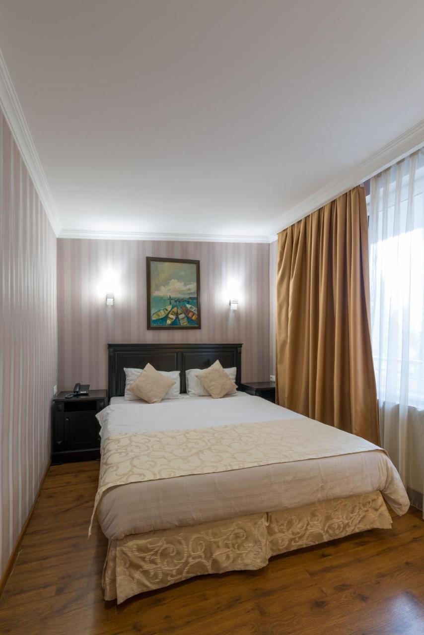 Garden View Hotel Tbilisi ภายนอก รูปภาพ