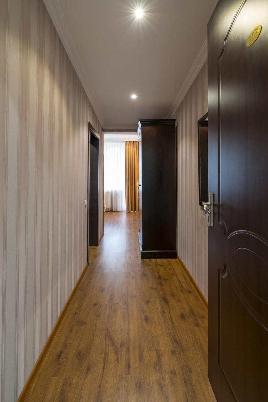 Garden View Hotel Tbilisi ภายนอก รูปภาพ
