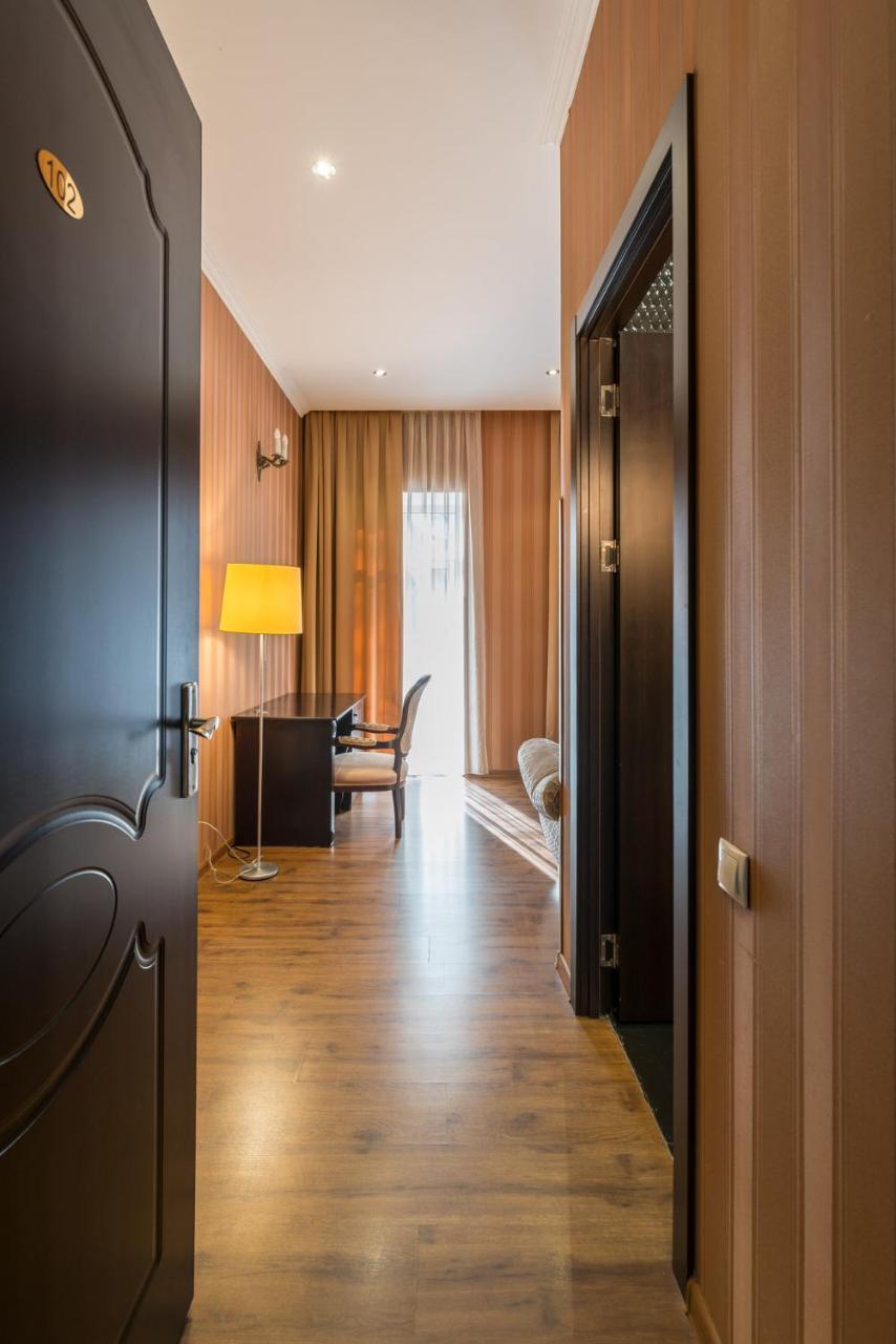 Garden View Hotel Tbilisi ภายนอก รูปภาพ
