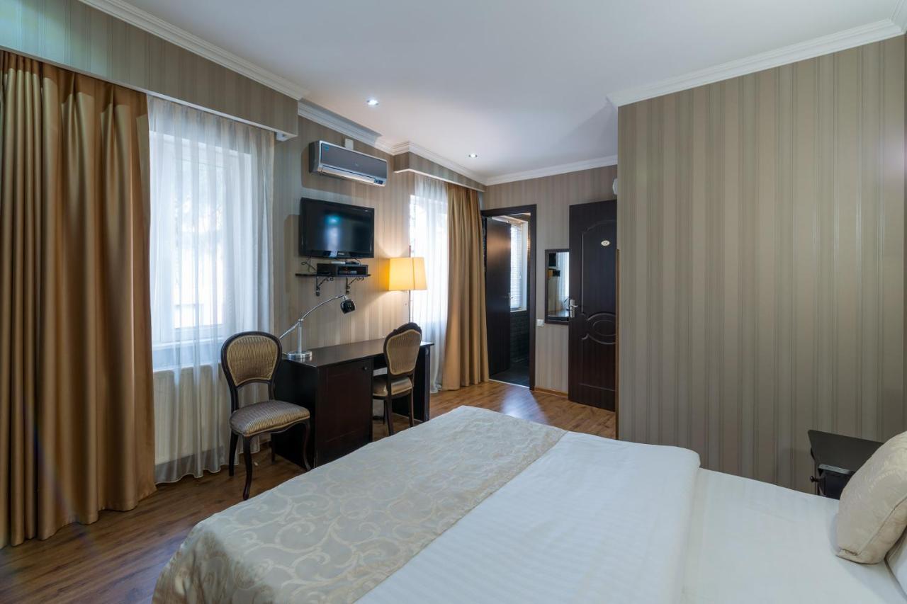 Garden View Hotel Tbilisi ภายนอก รูปภาพ